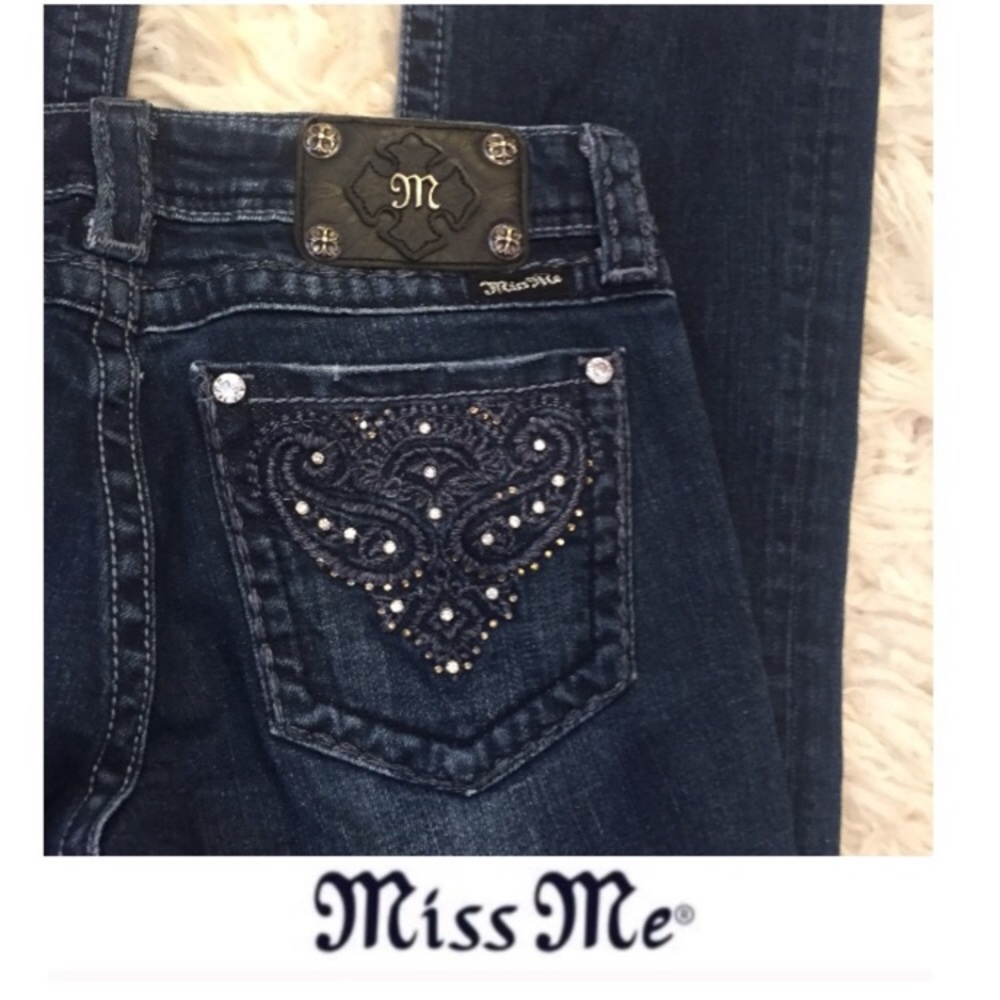 Miss Me Mid-Rise Bootcut Jeans - 6